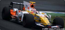 Piquet back on track with the Renault test team